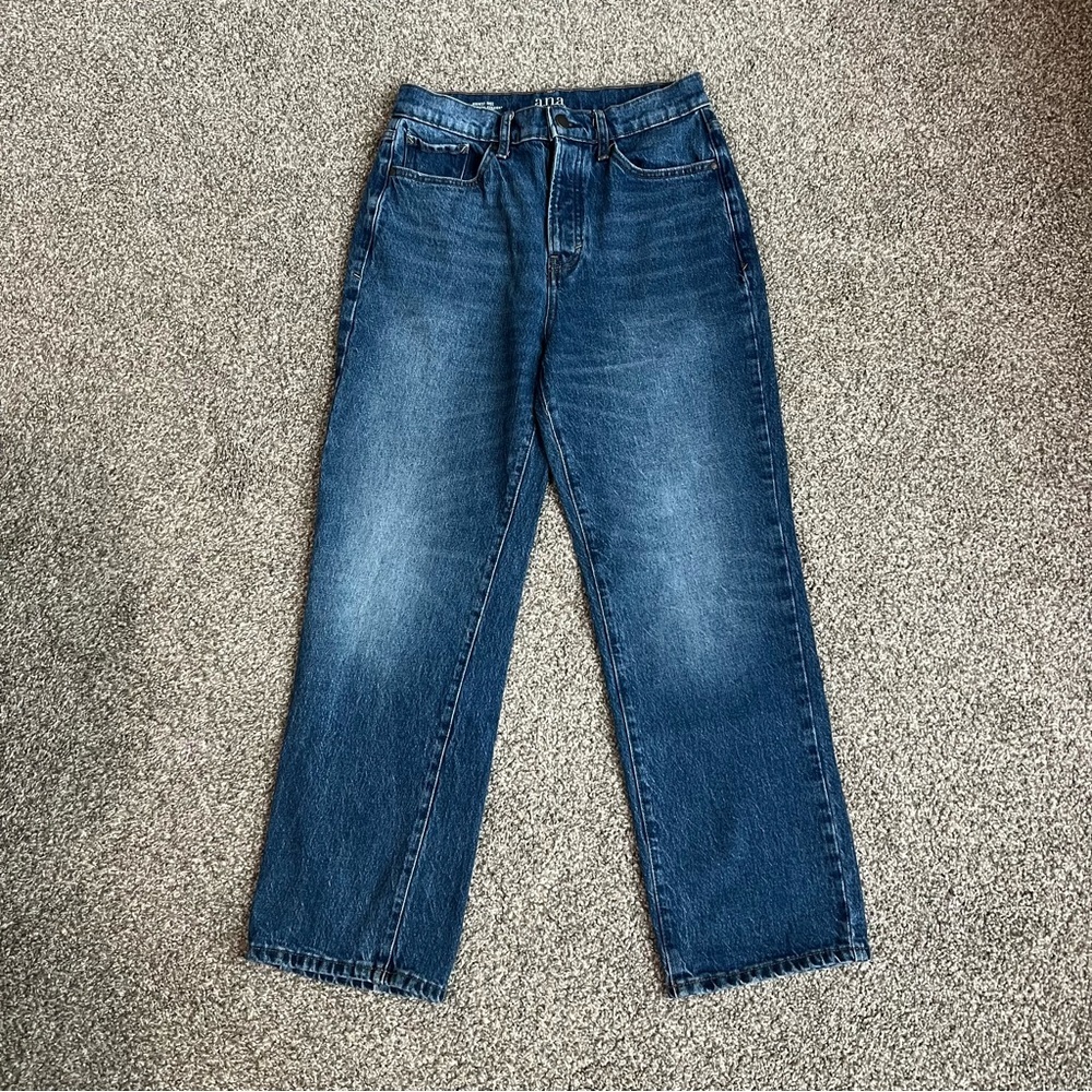 a.n.a High‎ Rise Vintage Straight Leg Jeans Medium Wash, Size 4